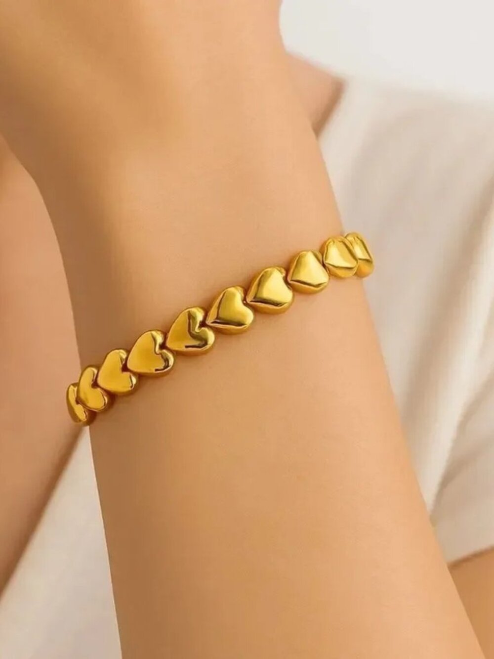 Gold Heart Bracelet Q743